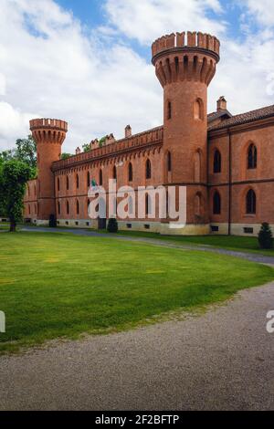 Pollenzo, Italie - 12 juin 2020: Vue extérieure du château de Pollenzo, italie, le 12 2020 juin; également connu pour son université de science gastronomique Banque D'Images