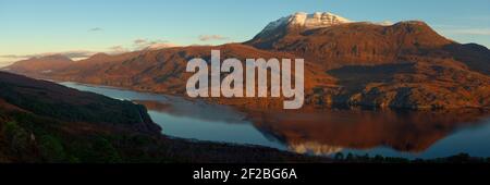 Loch Maree et Slioch, Wester Ross Banque D'Images