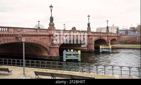 Pont Moltke sur la Spree à Berlin, Allemagne Banque D'Images