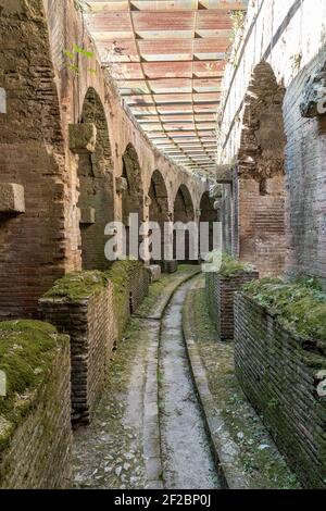 Santa Maria Capua Vetere, Campanie, Italie - Amphithéâtre Campano, également appelé Amphithéâtre Capuan, érigé au 2ème siècle et deuxième dans la taille seulement Banque D'Images
