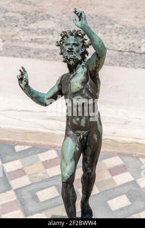 Casa del fauno (Maison du Faun) dans l'ancien site romain de Pompéi, près de Naples. Il a été complètement détruit par l'éruption du Vésuve. Banque D'Images