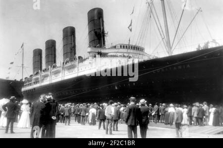 Lusitania. RMS Lusitania a amarré à New York, en 1907 Banque D'Images