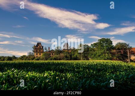 Ancien palais abandonné en Silésie, Pologne. Banque D'Images