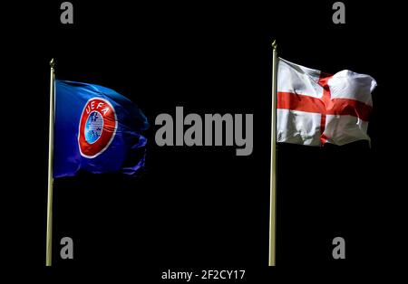 Une vue générale de l'UEFA et du drapeau de l'Angleterre lors du match de la Super League féminine de la FA au stade de SportNation.bet, Solihull. Date de la photo: Jeudi 11 mars 2021. Banque D'Images