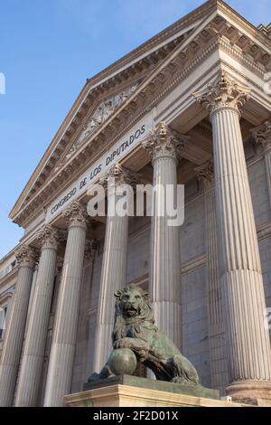 Congrès espagnol des députés. Palais néoclassique également appelé Palacio de las Cortes. Madrid, Espagne Banque D'Images