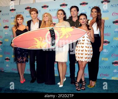 Ashley Benson, Keegan Allen, Sasha Pieterse, Toian Bellisario, Ian Harding, Janel Parrish, Shay Mitchell au Teen Choice Awards 2013 salle Prees au Banque D'Images