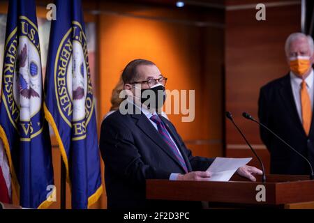 Le représentant des États-Unis Jerrold Nadler (démocrate de New York) fait des remarques lors d'une conférence de presse sur l'adoption de la législation sur la prévention de la violence par les armes à feu au Capitole des États-Unis à Washington, DC, le jeudi 11 mars 2021. Crédit : Rod Lamkey/CNP/MediaPunch Banque D'Images