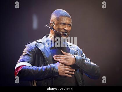 Usher se produit en direct à l'O2 Arena, Greenwich - Londres Banque D'Images