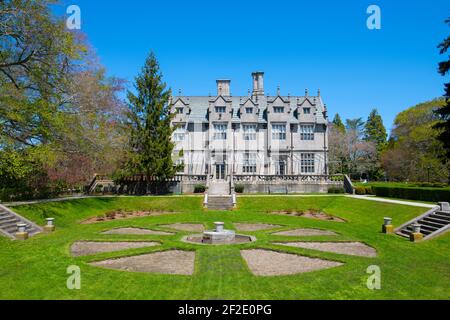 Wakehurst Estate est un manoir de l'âge de or dans le quartier historique de Bellevue Avenue à Newport, Rhode Island RI, États-Unis. Ce bâtiment est maintenant la propriété de Salve Re Banque D'Images