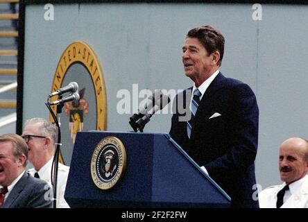 Le président Ronald Reagan à la cérémonie de commencement de l'Académie militaire des États-Unis. Banque D'Images