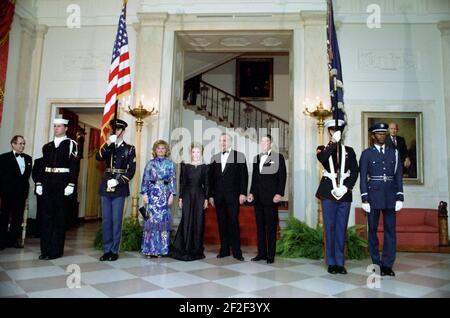 Le président Ronald Reagan, Nancy Reagan, Helmut Kohl et Hannelore Kohl. Banque D'Images