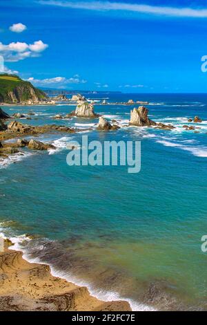 Mer Cantabrique se trouve près de la plage silencieuse, Principauté des Asturies, Asturies, Espagne, Europe Banque D'Images