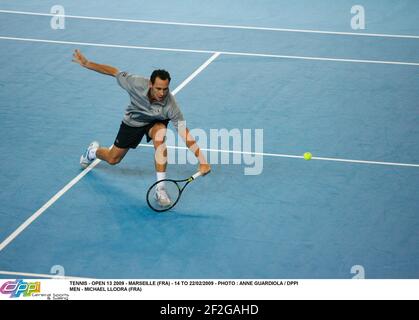 TENNIS - OUVERT 13 2009 - MARSEILLE (FRA) - 14 AU 22/02/2009 - PHOTO : ANNE GUARDIOLA / DPPI HOMMES - MICHAEL LLODRA (FRA) Banque D'Images