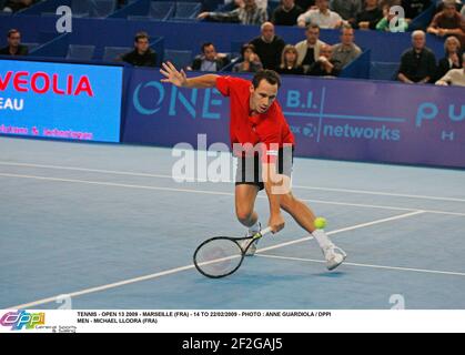 TENNIS - OUVERT 13 2009 - MARSEILLE (FRA) - 14 AU 22/02/2009 - PHOTO : ANNE GUARDIOLA / DPPI HOMMES - MICHAEL LLODRA (FRA) Banque D'Images