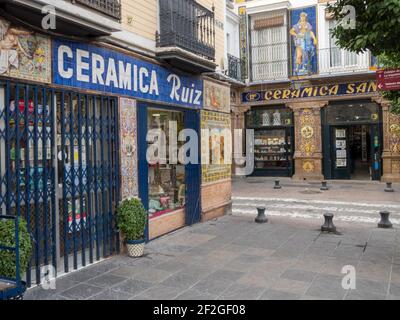 La boutique de céramique et de poterie Ceramica Ruiz à triana Séville Espagne Banque D'Images
