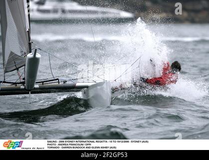 VOILE - 2006 SYDNEY INTERNATIONAL REGATTA - 15 AU 19/12/2006 - SYDNEY (AUS) PHOTO : ANDREA FRANCOLINI / DPPI TORNADE - DARREN BUNDOCK ET GLENN ASHBY (AUS) Banque D'Images