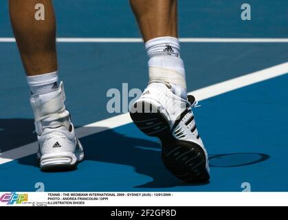 TENNIS - THE MEDIBANK INTERNATIONAL 2009 - SYDNEY (AUS) - 12/01/2009 - PHOTO : ANDREA FRANCOLINI / CHAUSSURES D'ILLUSTRATION DPPI Banque D'Images