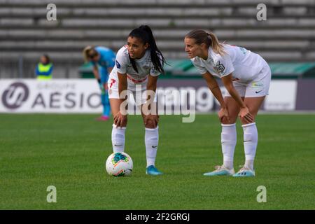 Sakina Karchaoui de Montpellier Herault Sport Club et Sandie Toletti de Montpellier Herault Sport Club lors du championnat de France des femmes D1 Arkema football match entre Paris FC et Montpellier le 26 octobre 2019 au Stade Interpart Robert Bobin à Bondoufle, France - photo Antoine Massinon / A2M Sport Consulting / DPPI Banque D'Images