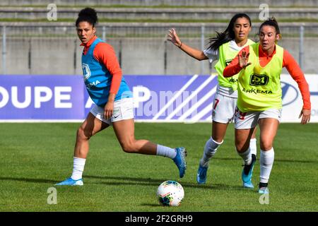 Valérie Gauvin de Montpellier Herault Sport Club, Sakina Karchaoui de Montpellier Herault Sport Club et Clarisse le Bihan de Montpellier Herault Sport Club avant le championnat de France des femmes D1 Arkema football match entre Paris FC et Montpellier le 26 octobre 2019 au Stade Interpart Robert Bobin à Bondoufle, France - photo Antoine Massinon / A2M Sport Consulting / DPPI Banque D'Images