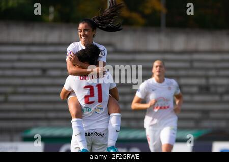 Valerie Gauvin de Montpellier Herault Sport Club célèbre le but avec Sakina Karchaoui de Montpellier Herault Sport Club lors du championnat de France des femmes D1 Arkema match de football entre Paris FC et Montpellier le 26 octobre 2019 au Stade Interpart Robert Bobin à Bondoufle, France - photo Antoine Massinon / A2M Sport Consulting / DPPI Banque D'Images