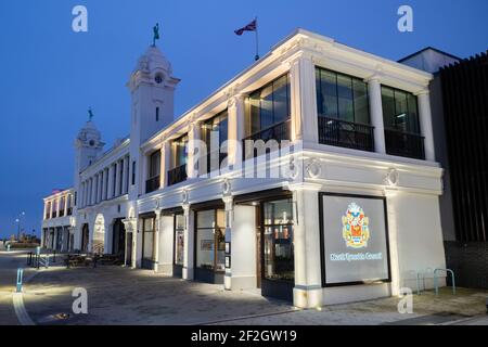 Ville espagnole crépuscule, North Tyneside Banque D'Images