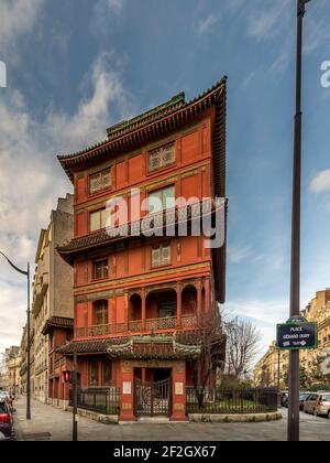 Paris, France - 19 février 2021 : la Pagode de Paris est un bâtiment inhabituel de la Plaine Monceau, commandé en 1926 par Ching Tsai Loo pour être un cultur Banque D'Images