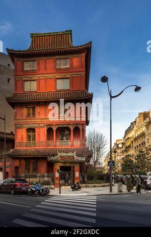 Paris, France - 19 février 2021 : la Pagode de Paris est un bâtiment inhabituel de la Plaine Monceau, commandé en 1926 par Ching Tsai Loo pour être un cultur Banque D'Images