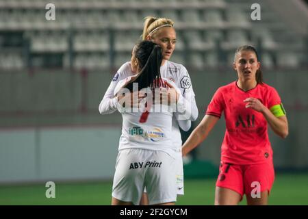 Sarah Puntigam de Montpellier Herault Sport Club avec Sakina Karchaoui de Montpellier Herault Sport Club après le championnat de France des femmes D1 Arkema football match entre Paris Saint-Germain et Montpellier HSC le 7 décembre 2019 au stade Jean Bouin à Paris, France - photo Melanie Laurent / A2M Sport Consulting / DPPI Banque D'Images