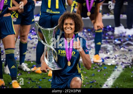 Wendie Renard de l'Olympique Lyonnais célèbre la victoire après le match de football final de la Ligue des champions des femmes de l'UEFA entre VFL Wolfsburg et l'Olympique Lyonnais le 30 août 2020 au stade Anoeta de San Sebastian, Espagne - photo Antoine Massinon / A2M Sport Consulting / DPPI Banque D'Images