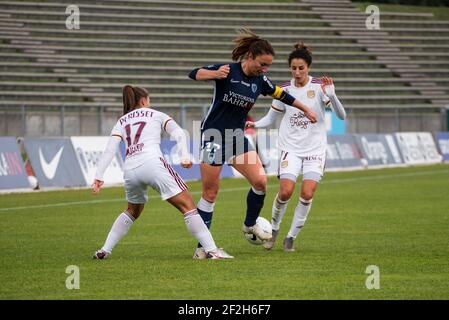 Eve Perisset du FC Girondins de Bordeaux, Gaetane Thiney de Paris FC et Ghoutia Karsouni du FC Girondins de Bordeaux lors du championnat féminin français, match de football D1 Arkema entre le FC de Paris et les Girondins de Bordeaux le 22 novembre 2020 au stade Robert Bobin de Bondoufle, France - photo Melanie Laurent / A2M Sport Consulting / DPPI Banque D'Images