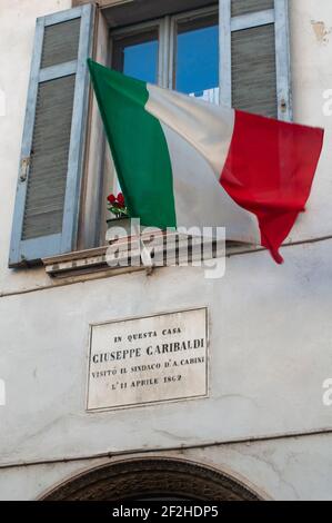 Italie, Lombardie, Crema, via Alemanno Fino Street, plaque commémorant Giuseppe Garibaldi Banque D'Images