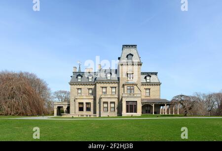 Chateau-sur-Mer est une maison historique de style château dans le quartier historique de Newport, Rhode Island RI, Etats-Unis. Cette maison, construite en 1852, était h Banque D'Images