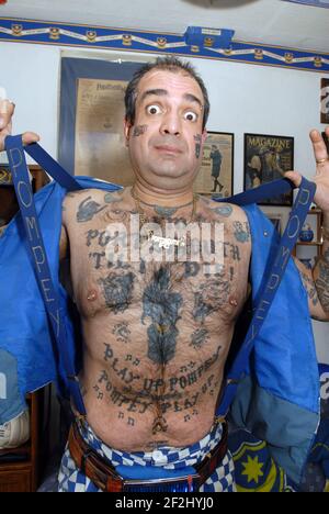 JOHN WESTWOOD PORTSMOUTH, SUPER FAN DE POMPEY. F.C. PIC MIKE WALKER, 2008 Banque D'Images