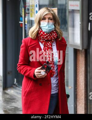 Londres, Royaume-Uni. 12 mars 2021. Kate Garraway a vu son arrivée pour son émission FM fluide aux studios de radio Global à Londres. Crédit : SOPA Images Limited/Alamy Live News Banque D'Images