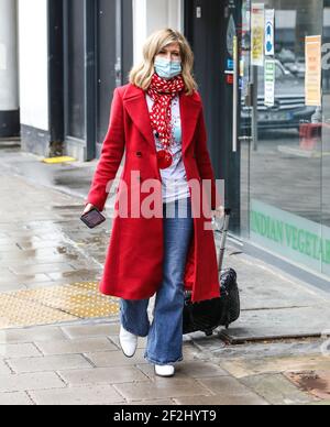 Londres, Royaume-Uni. 12 mars 2021. Kate Garraway a vu son arrivée pour son émission FM fluide aux studios de radio Global à Londres. Crédit : SOPA Images Limited/Alamy Live News Banque D'Images