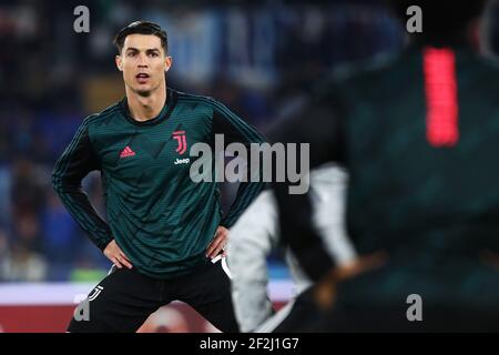 Cristiano Ronaldo de Juventus s'échauffe avant le championnat italien Serie UN match de football entre SS Lazio et Juventus le 7 décembre 2019 au Stadio Olimpico à Rome, Italie - photo Federico Proietti / DPPI Banque D'Images