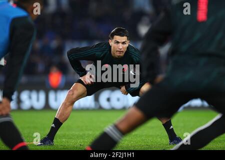 Cristiano Ronaldo de Juventus s'échauffe avant le championnat italien Serie UN match de football entre SS Lazio et Juventus le 7 décembre 2019 au Stadio Olimpico à Rome, Italie - photo Federico Proietti / DPPI Banque D'Images