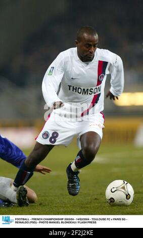 FOOTBALL - CHAMPIONNAT DE FRANCE 2003/04 - 14/02/2004 - TOULOUSE FC V PARIS SG - REINALDO (PSG) - PHOTO MANUEL BLONDAU / APPUYEZ SUR FLASH Banque D'Images