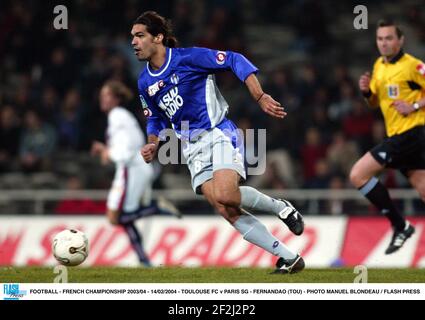 FOOTBALL - CHAMPIONNAT DE FRANCE 2003/04 - 14/02/2004 - TOULOUSE FC V PARIS SG - FERNANDAO (TOU) - PHOTO MANUEL BLONDAU / APPUYEZ SUR FLASH Banque D'Images