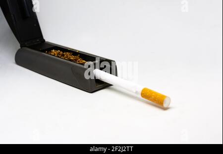 Tube  cigarette vide Photo Stock - Alamy