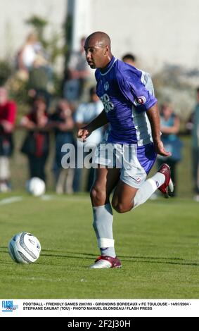 FOOTBALL - JEUX AMICAUX 2007/05 - GIRONDINS BORDEAUX / FC TOULOUSE - 14/07/2004 - STEPHANE DALMAT (TOU) - PHOTO MANUEL BLONDAU / TOUCHE FLASH Banque D'Images