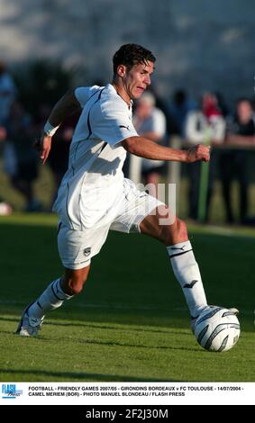 FOOTBALL - JEUX AMICAUX 2007/05 - GIRONDINS BORDEAUX / FC TOULOUSE - 14/07/2004 - CAMEL MERIEM (BOR) - PHOTO MANUEL BLONDAU / TOUCHE FLASH Banque D'Images