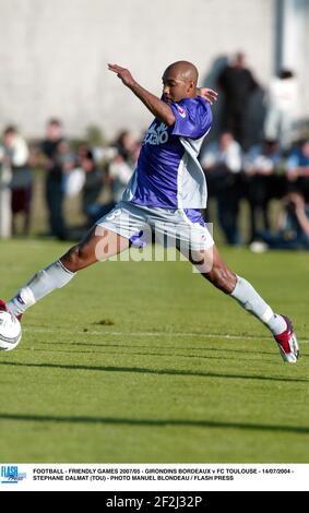 FOOTBALL - JEUX AMICAUX 2007/05 - GIRONDINS BORDEAUX / FC TOULOUSE - 14/07/2004 - STEPHANE DALMAT (TOU) - PHOTO MANUEL BLONDAU / TOUCHE FLASH Banque D'Images