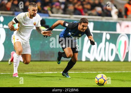 Aleksandar Kolarov d'AS Roma et Eder d'Inter pendant le championnat italien Serie UN match de football entre le FC Internazionale et AS Roma le 21 janvier 2018 au stade Giuseppe Meazza à Milan, Italie - photo Morgese - Rossini / DPPI Banque D'Images