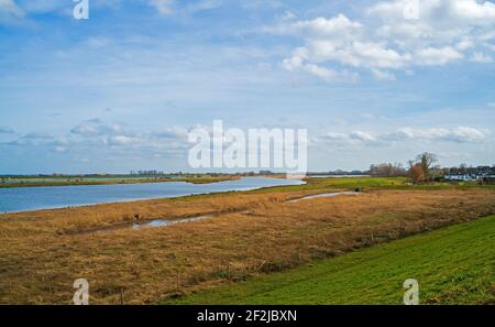 Vue sur la rivière Lek aux pays-Bas Banque D'Images