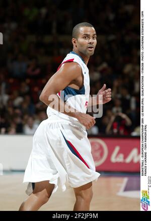 BASKETBALL - CHAMPIONNAT D'EUROPE 2009 - LE MANS (FRA) - QUALIFICATIONS - 17/09/208 - PHOTO : CATHERINE STEENKESTE / DPPI FRANCE V UKRAINE - TONY PARKER (FRA) Banque D'Images