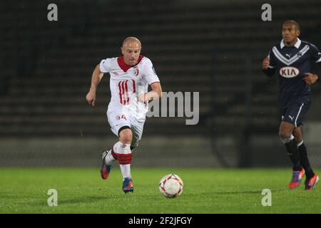 FOOTBALL - CHAMPIONNAT DE FRANCE 2012/2013 - L1 - GIRONDINS BORDEAUX V LILLE OSC - 19/10/2012 - PHOTO MANUEL BLONDAU / DPPI - FLORENT BALMONT Banque D'Images