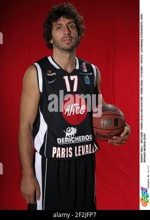 BASKET BALL - 2007/2008 - PARIS-LEVALLOIS FEATURE - PARIS (FRA) - 17/10/2007 - PHOTO : CATHERINE STEENKESTE / DPPI BRANKO MILISAVLJEVIC Banque D'Images