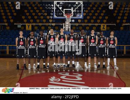 BASKET BALL - 2007/2008 - PARIS-LEVALLOIS FEATURE - PARIS (FRA) - 17/10/2007 - PHOTO : CATHERINE STEENKESTE / DPPI Banque D'Images