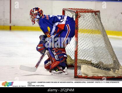 HOCKEY SUR GLACE - JEU D'EXPOSITION POUR LES ENFANTS DE L'HÔPITAL NECKER - ASNIERES (FRA) - 23/05/2007 - PHOTO: CATHERINE STEENKESTE / DPPI CRISTOBAL HUET (FRA) Banque D'Images